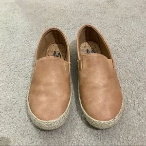 Women’s espadrilles flat shoes.